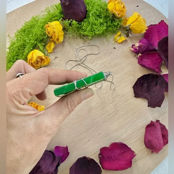 Jade Pendant Necklace– Handmade Crystal Jewelry